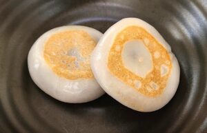 三重県の名物餅の一つ、へんば餅。団体旅行・社員旅行でも食べてみたい一品です。