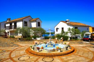 三重県の島地中海村は宿泊ができる施設です。団体旅行・グループ旅行・社員旅行でも宿泊できますよ。