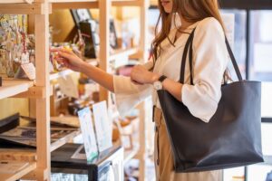 三重県でのお土産探しはおかげ横丁や道の駅、VISONなどが人気のスポットです。団体旅行でも立ち寄れますよ。