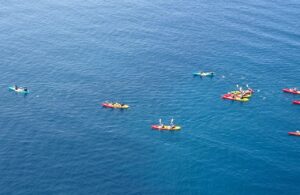 三重県はリアス式海岸で波がおだやか。そのためマリンスポーツのアクティビティも充実しており、団体旅行でも人気です。