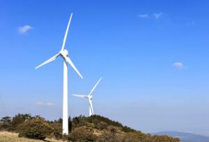 三重　青山高原ウインドファーム（風のめぐみの館）　では風力発電について学ぶことができます。団体受け入れも可能で、団体旅行におすすめです。