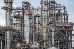 三毛県四日市はコンビナート施設が並び、四日市公害を引き起こした歴史があります。環境未来館では、四日市公害の歴史を学ぶことができ、団体旅行での見学プランもあります。